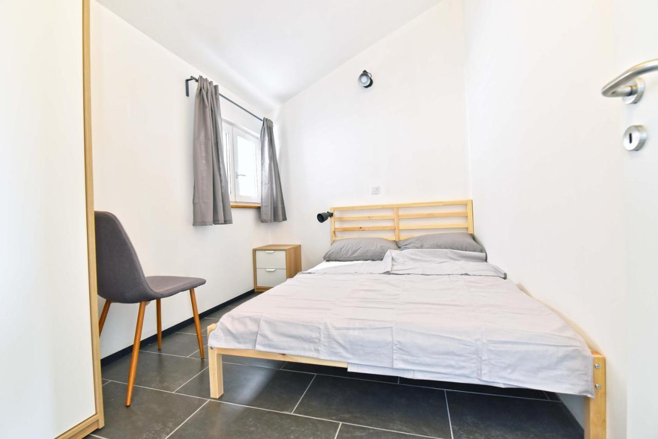 Apartmani Vinetan Betina  Eksteriør billede