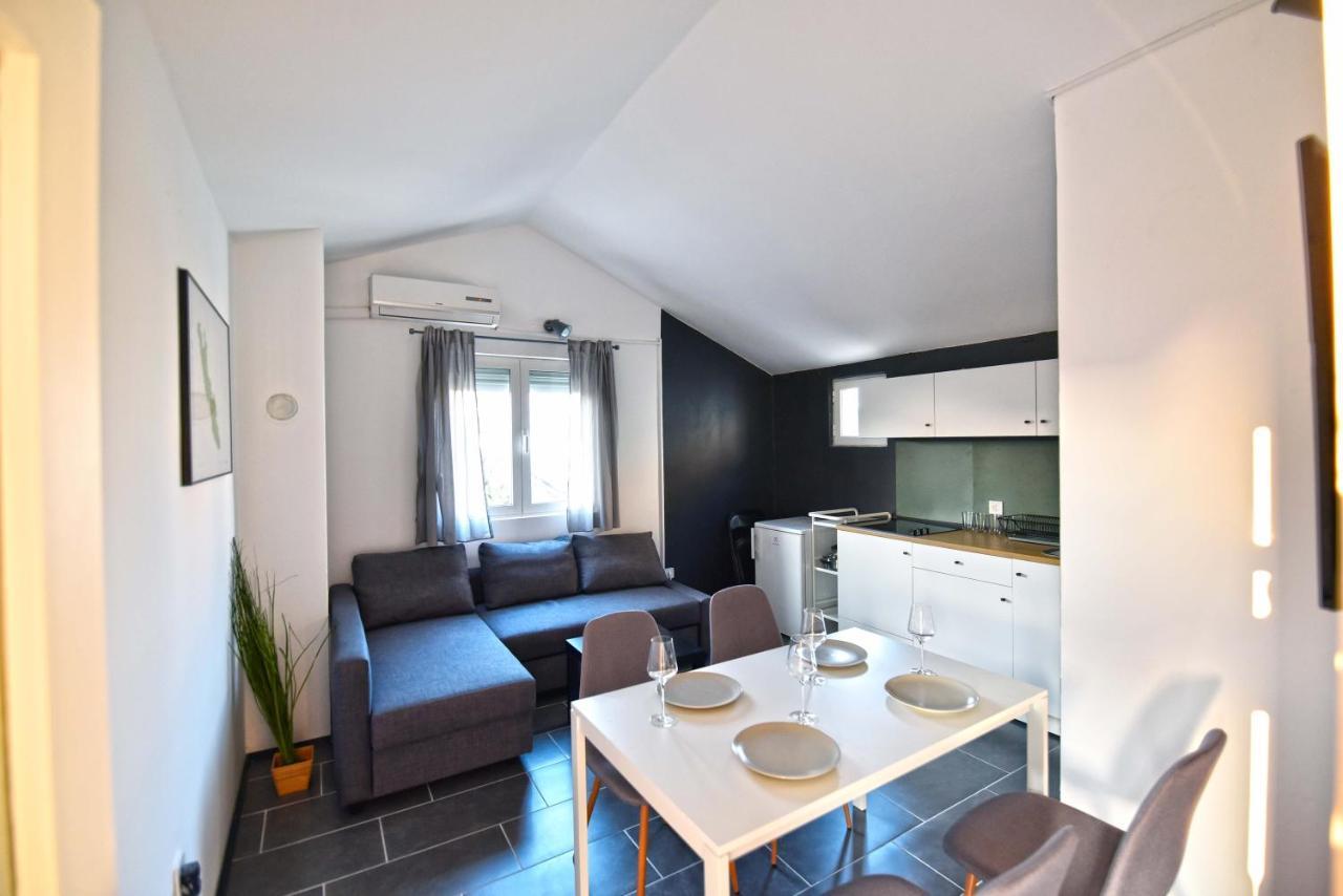 Apartmani Vinetan Betina  Eksteriør billede